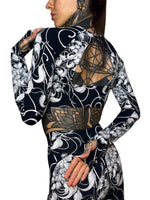 Load image into Gallery viewer, Sumi - Long sleeve crop top
