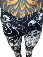 Load image into Gallery viewer, Sumi - Leggings
